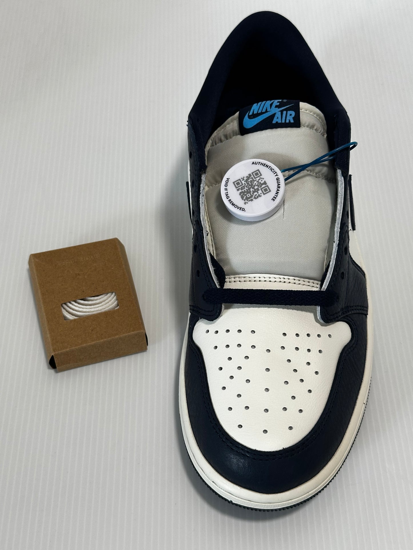 Jordan 1 Low OG Obsidian UNC