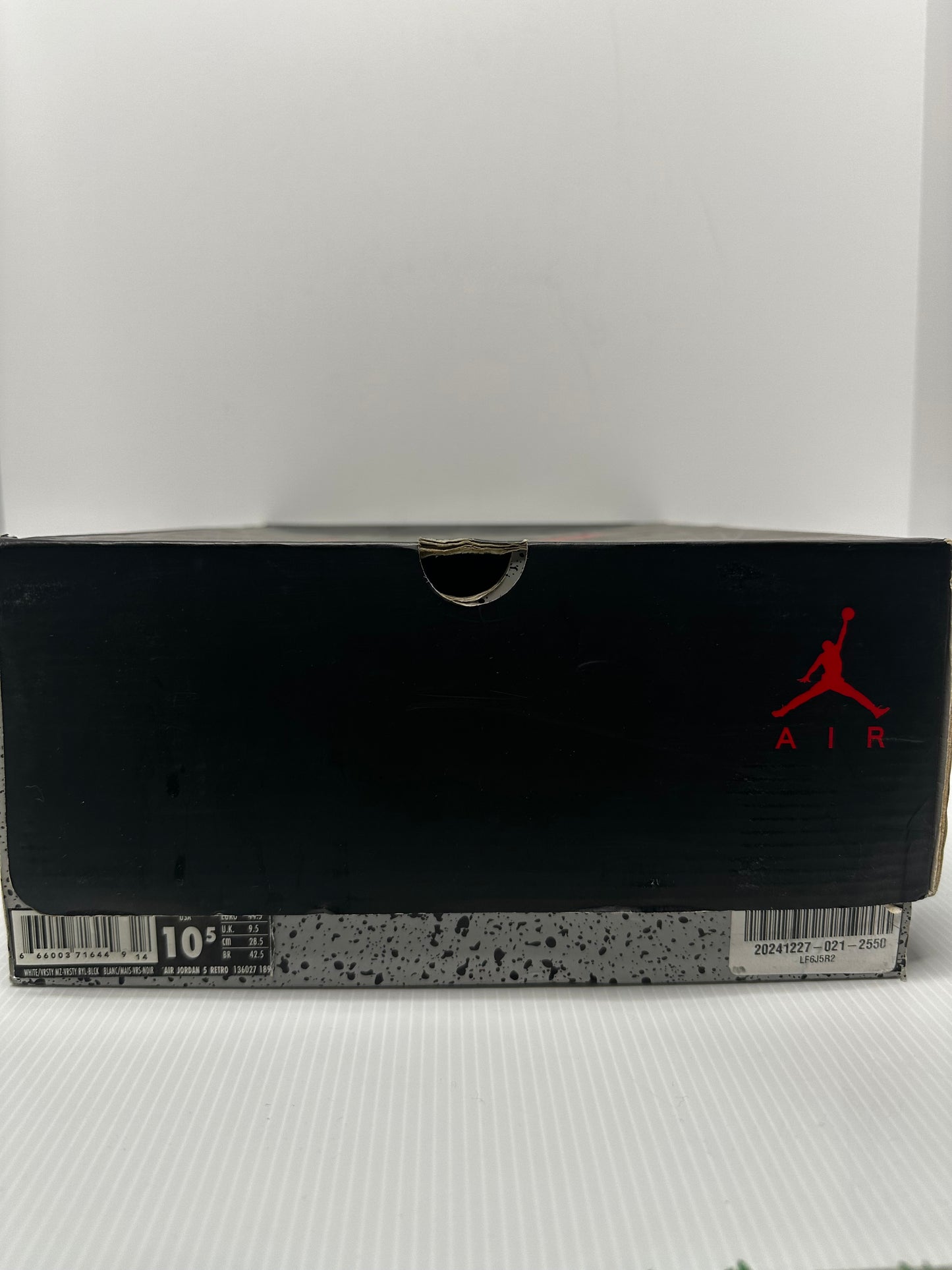 Preowned Jordan 5 Retro Laney (2013)