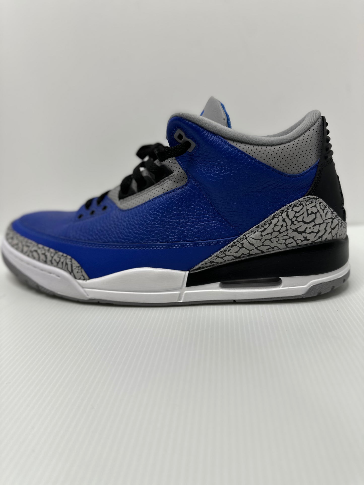 Preowned Jordan 3 Retro Varsity Royal Cement