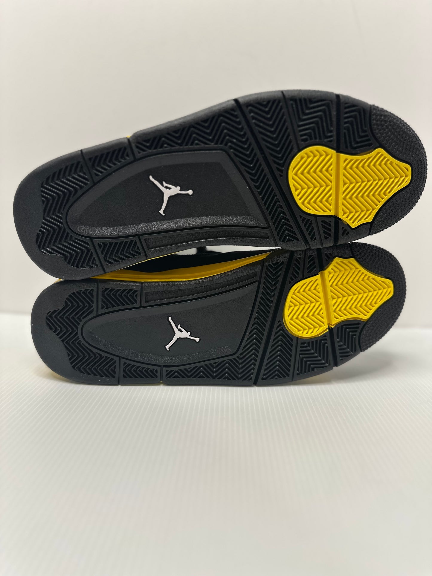 Jordan 4 Retro Yellow Thunder 2023