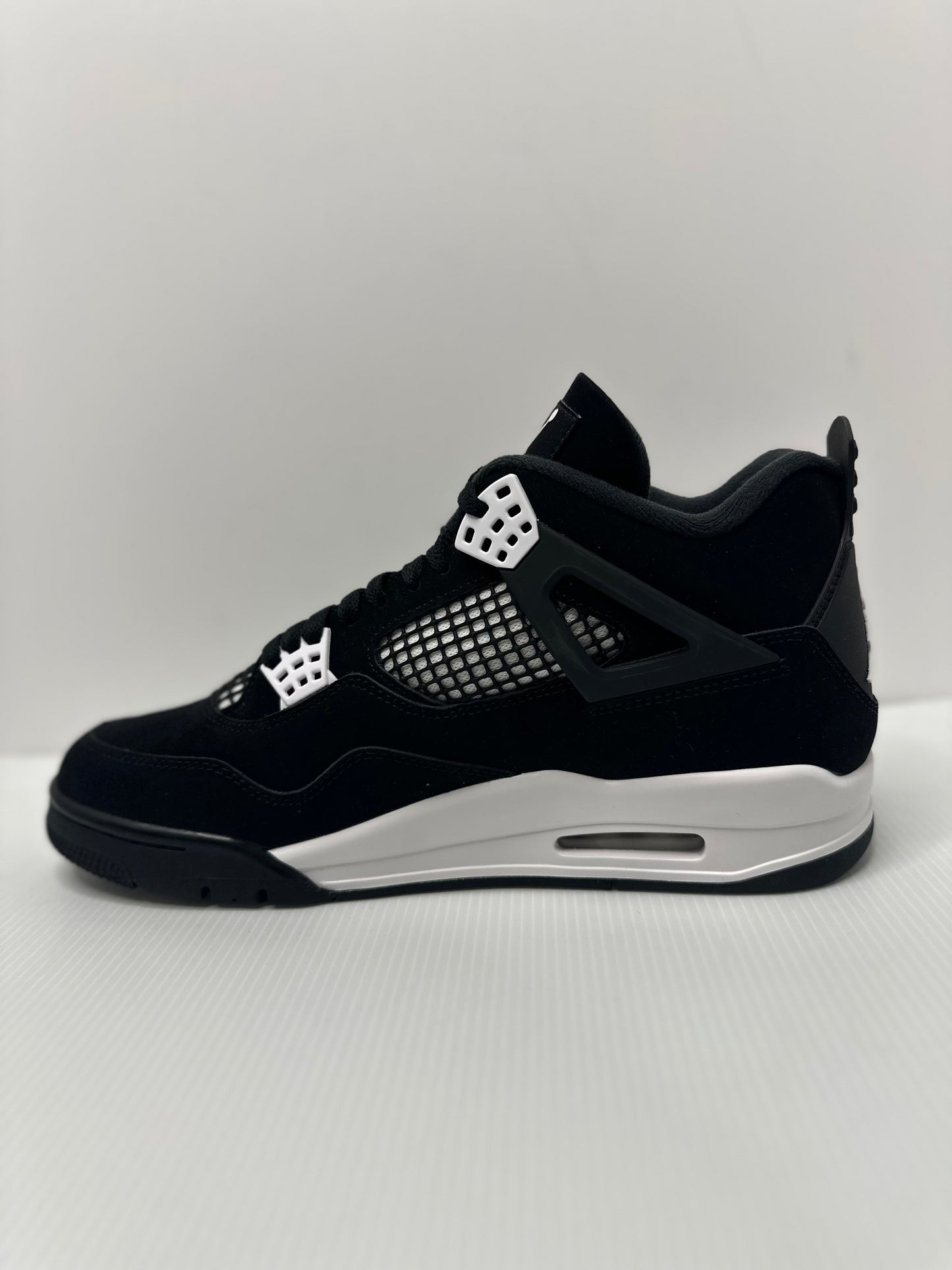 Jordan 4 Retro White Thunder