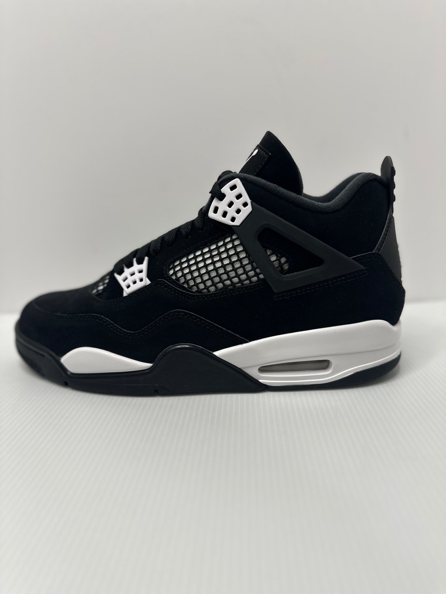 Jordan 4 Retro White Thunder
