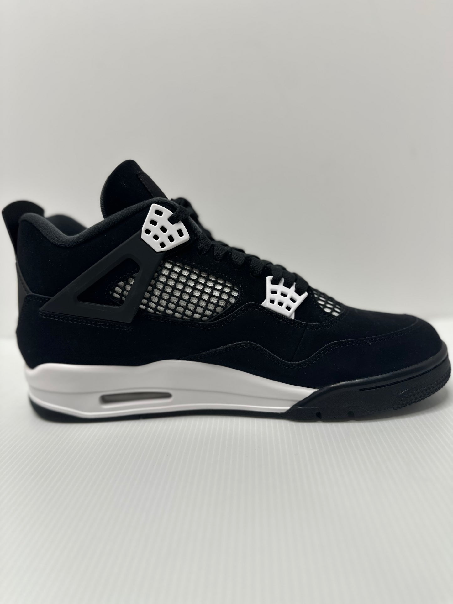 Jordan 4 Retro White Thunder