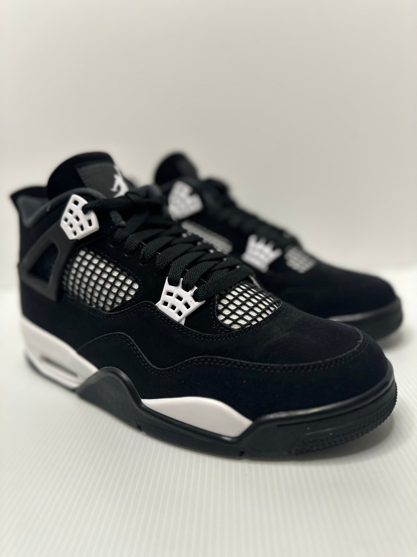 Jordan 4 Retro White Thunder