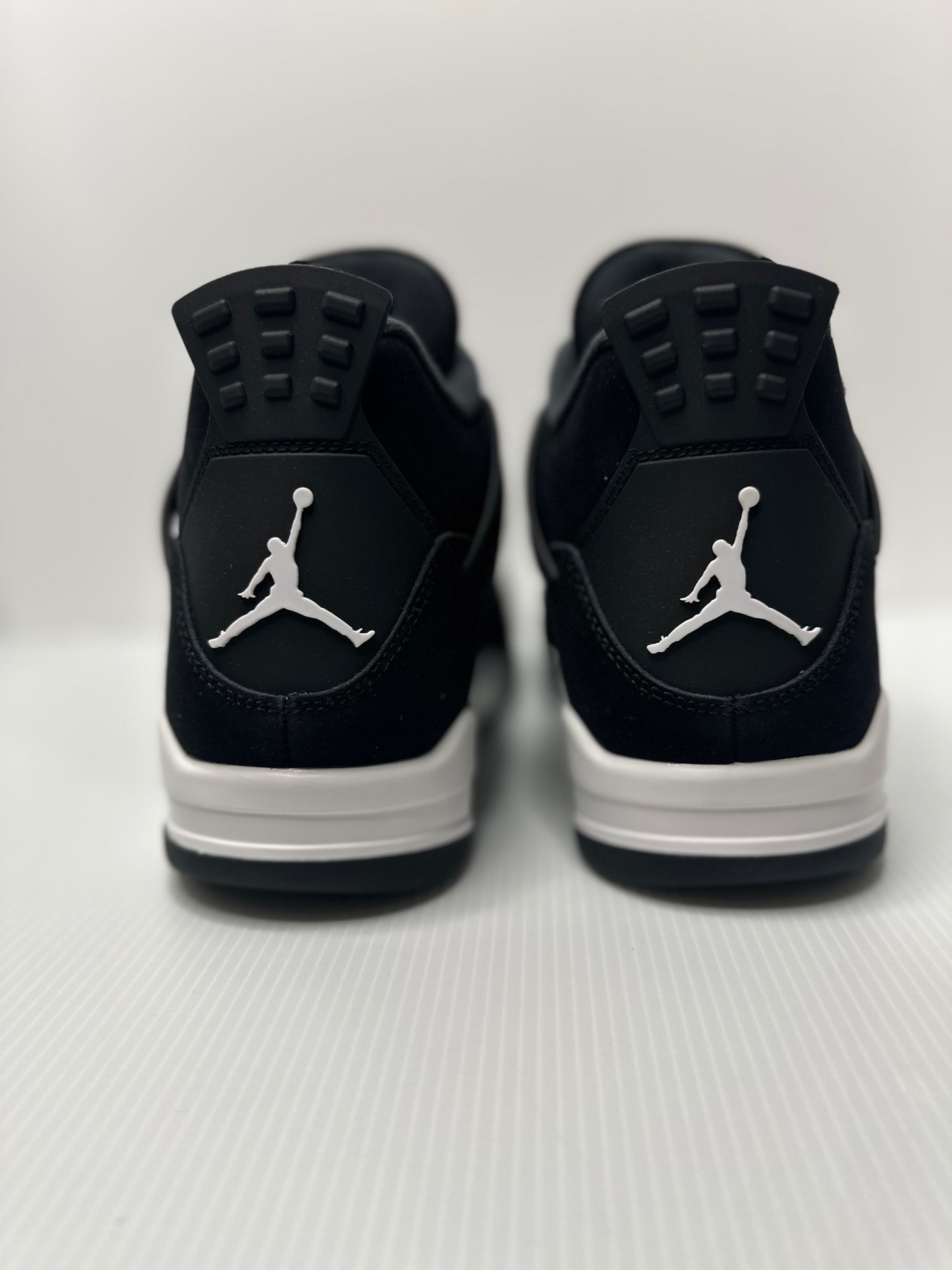 Jordan 4 Retro White Thunder