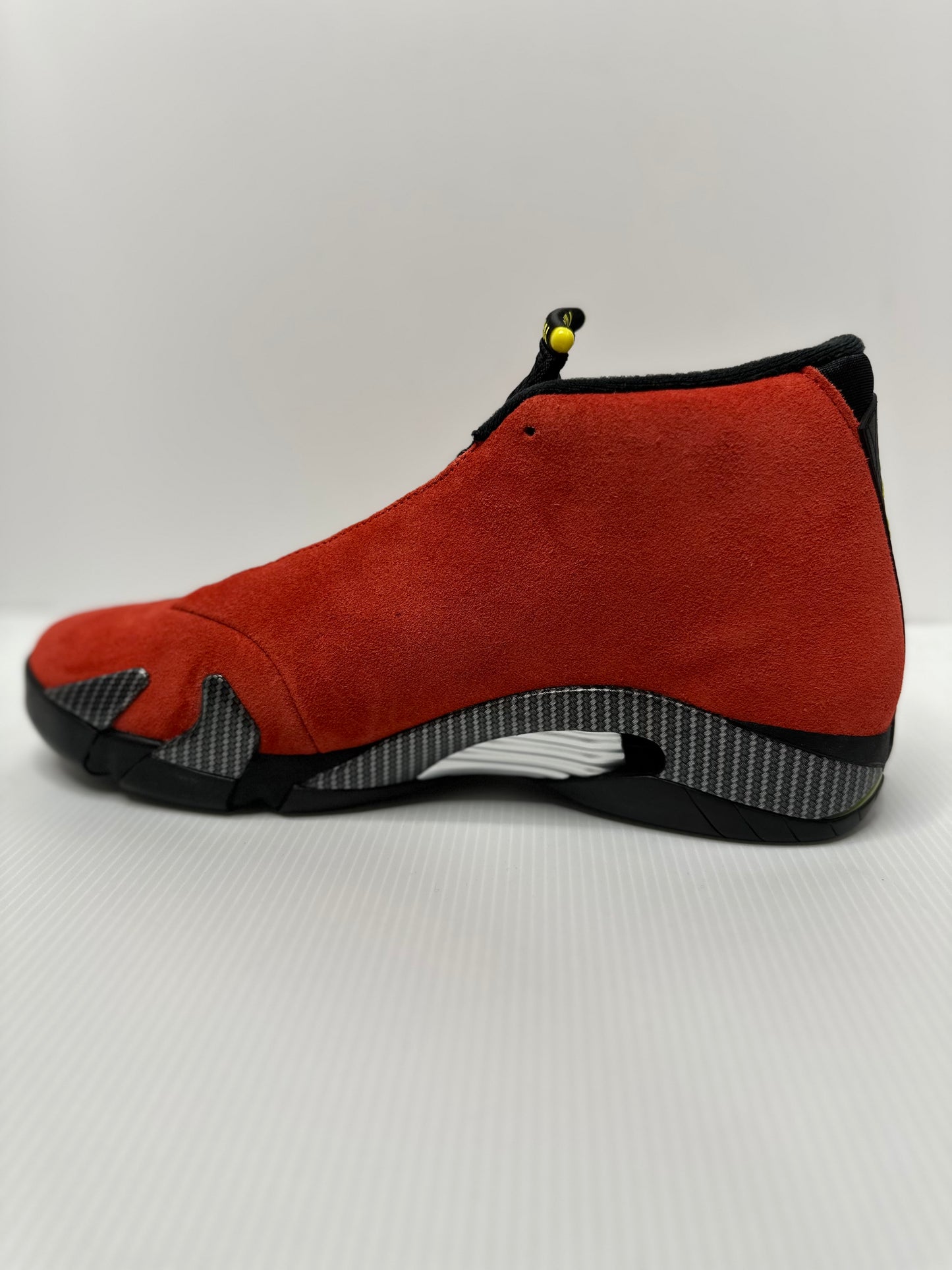 Air Jordan 14 Retro 'Ferrari' 2025