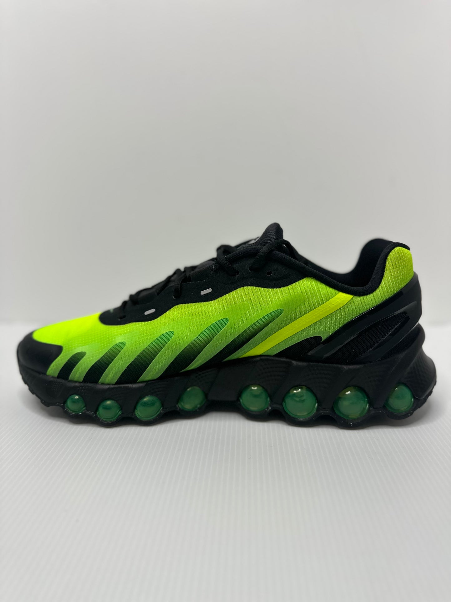Nike Air Max Dn8 Black Green Strike
