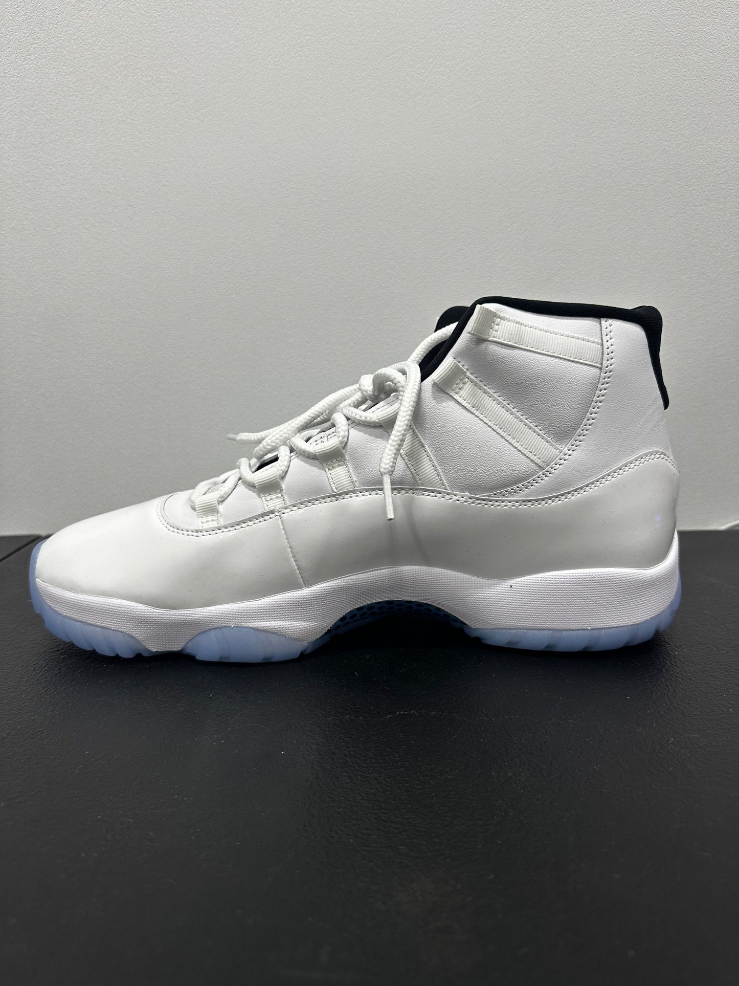 Jordan 11 Retro Legend Blue (2024)