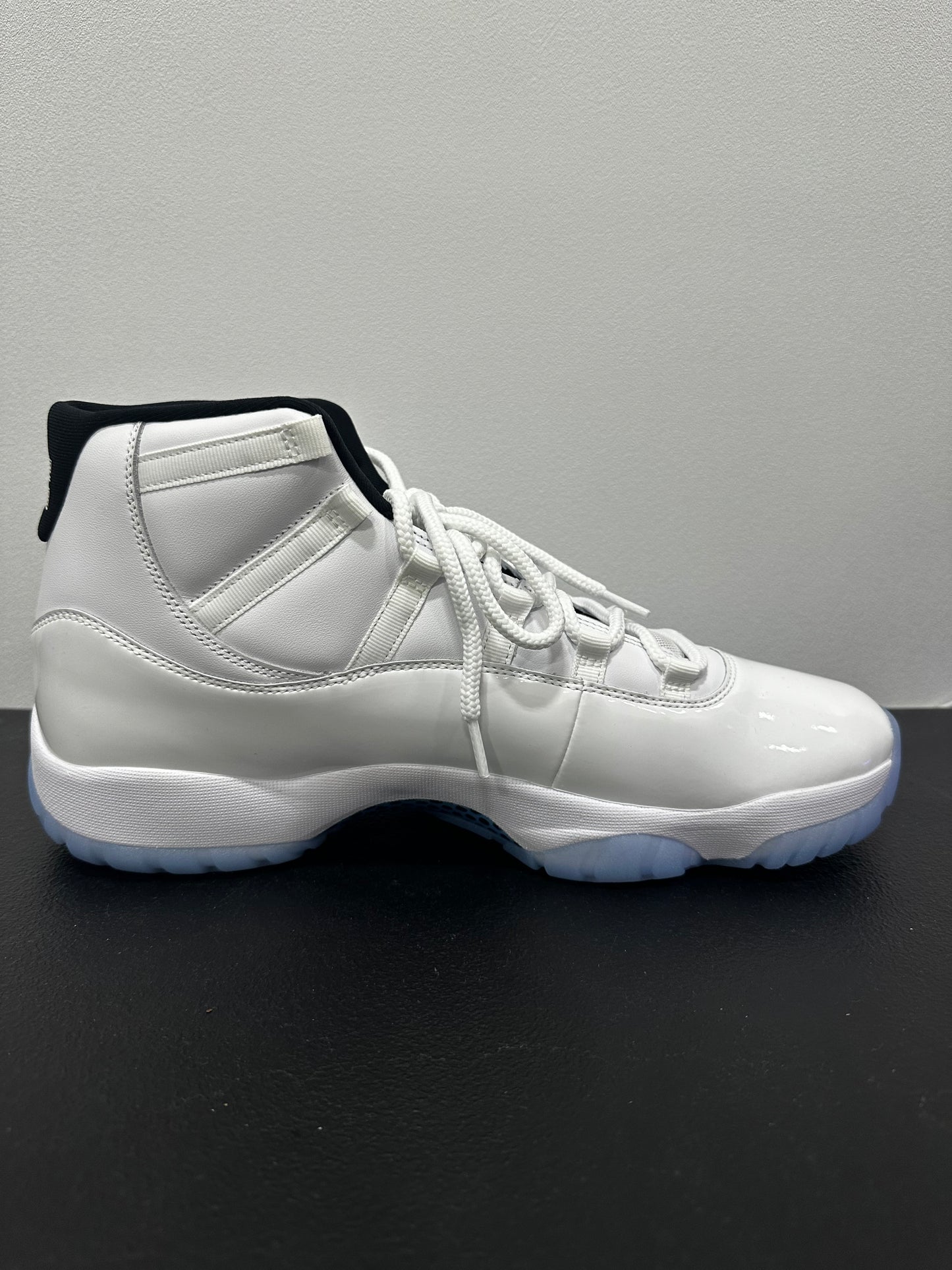 Jordan 11 Retro Legend Blue (2024)