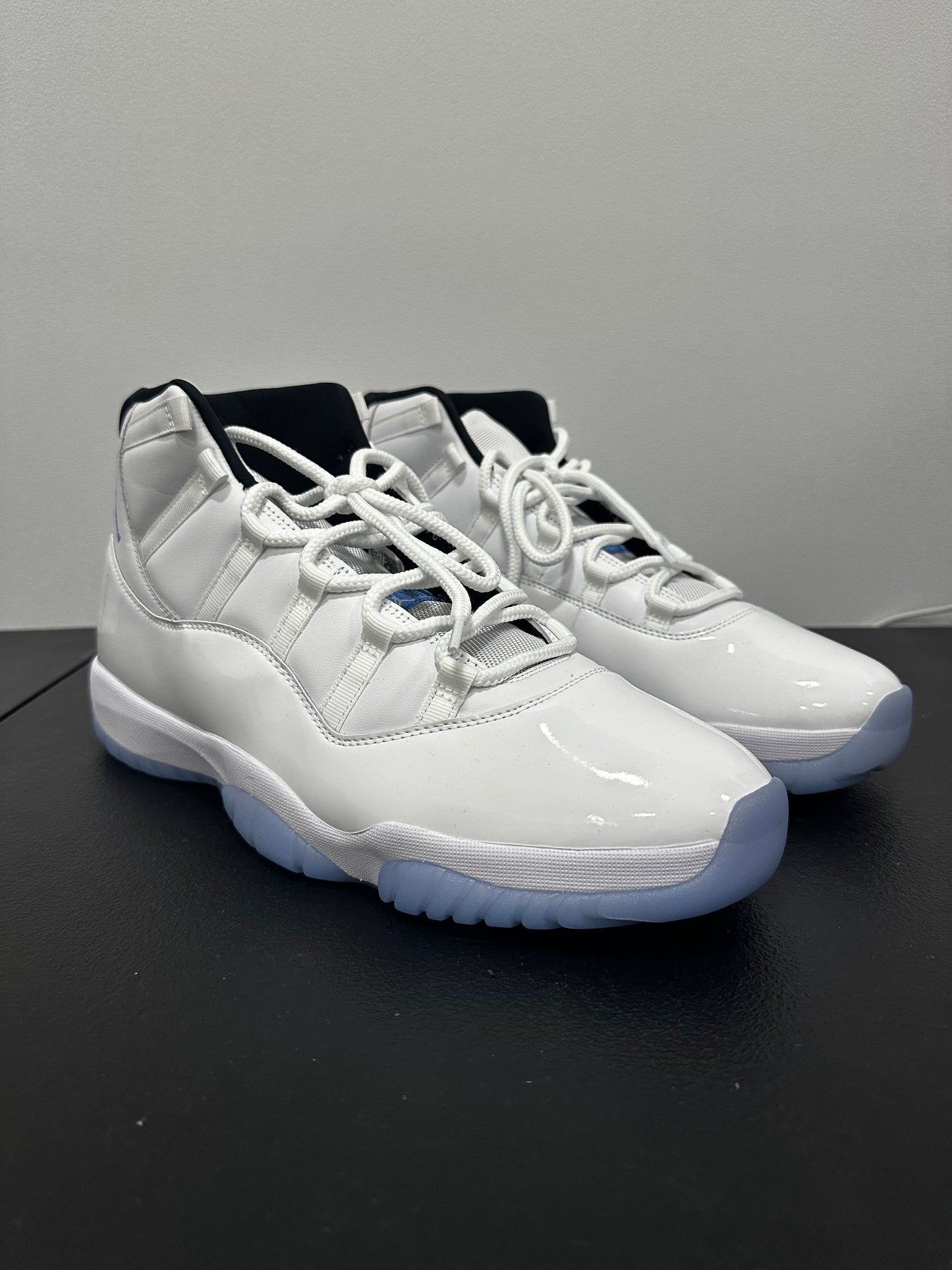 Jordan 11 Retro Legend Blue (2024)