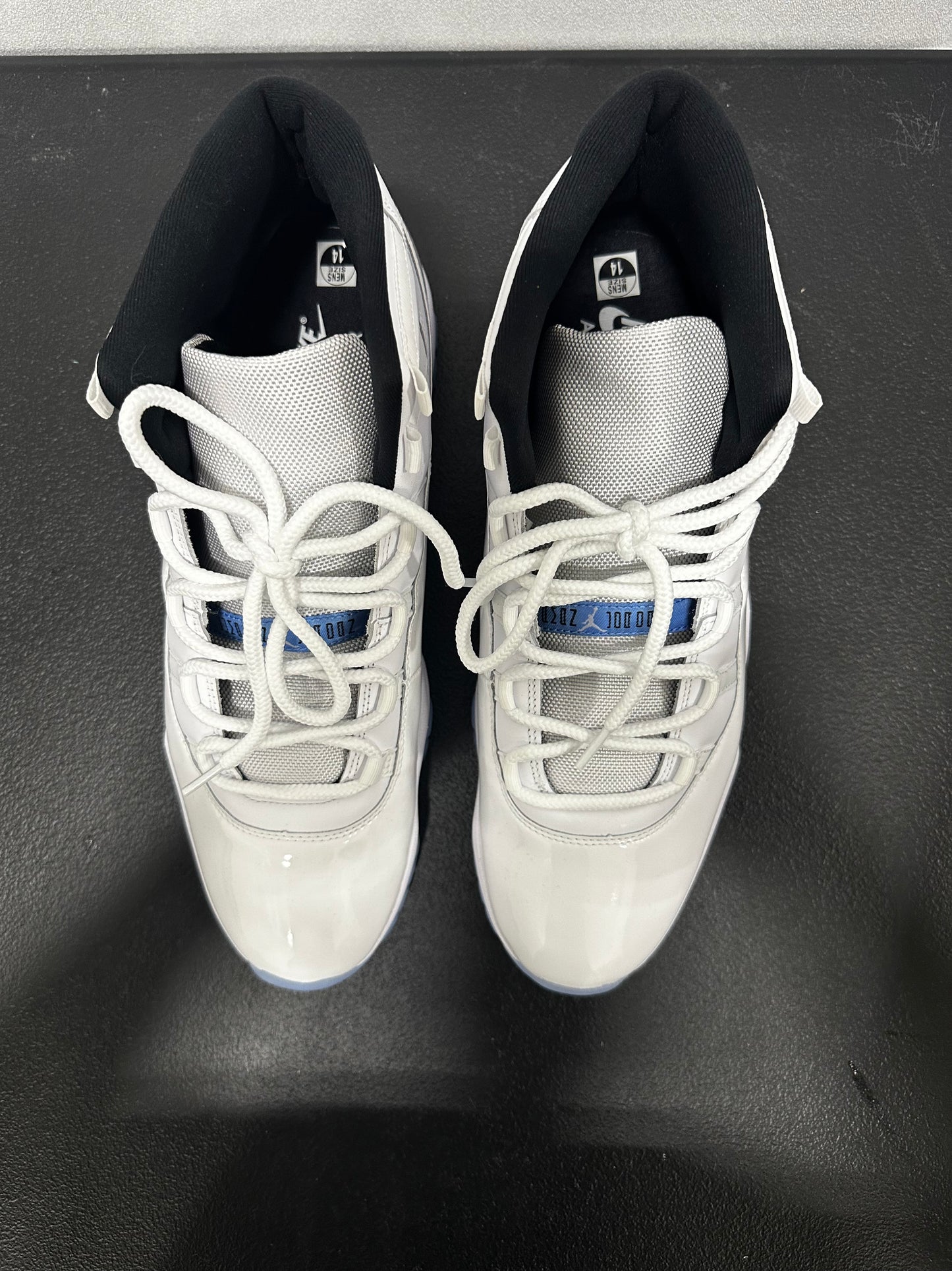 Jordan 11 Retro Legend Blue (2024)