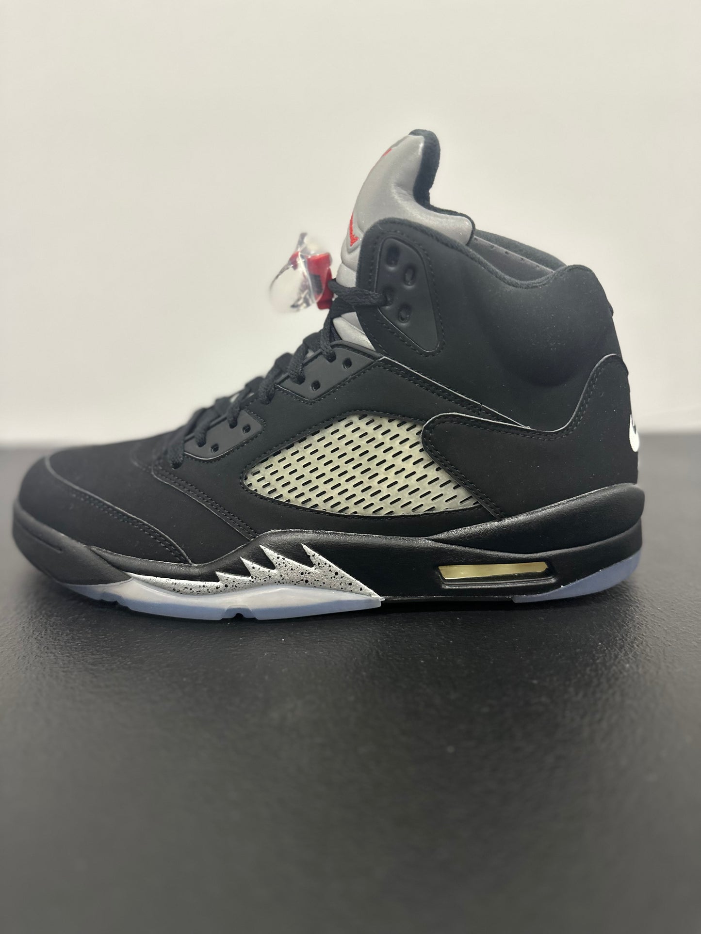 Jordan 5 Retro Black Metallic (2016)