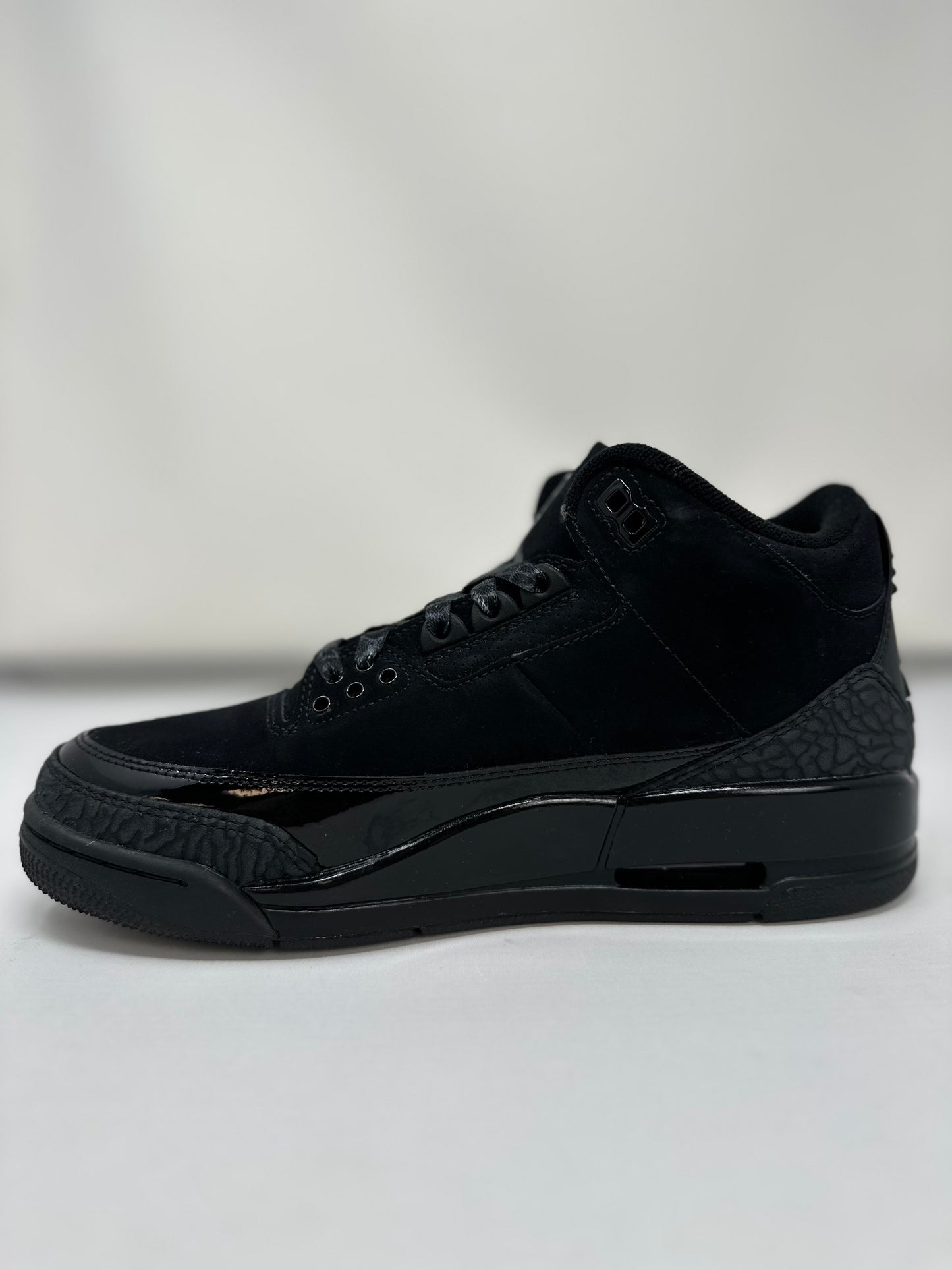 Jordan 3 Retro Black Cat (2025)