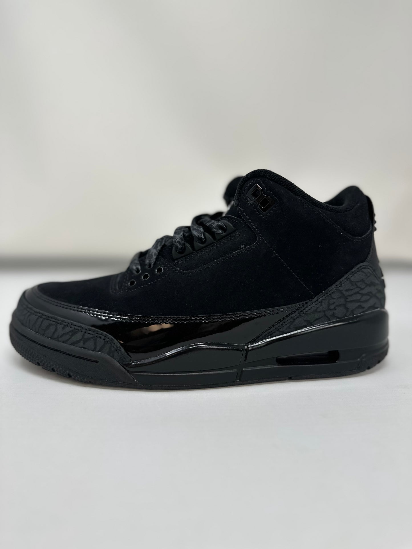 Jordan 3 Retro Black Cat (2025)