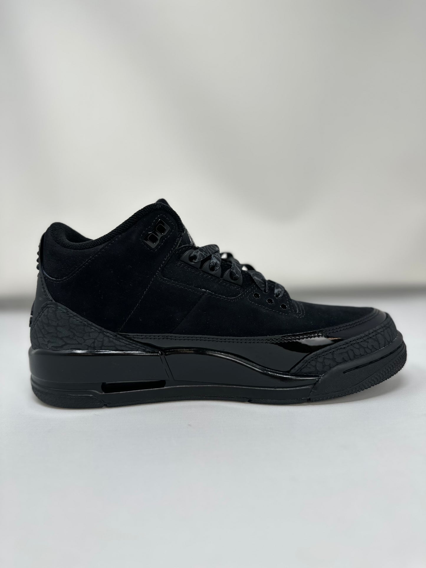 Jordan 3 Retro Black Cat (2025)