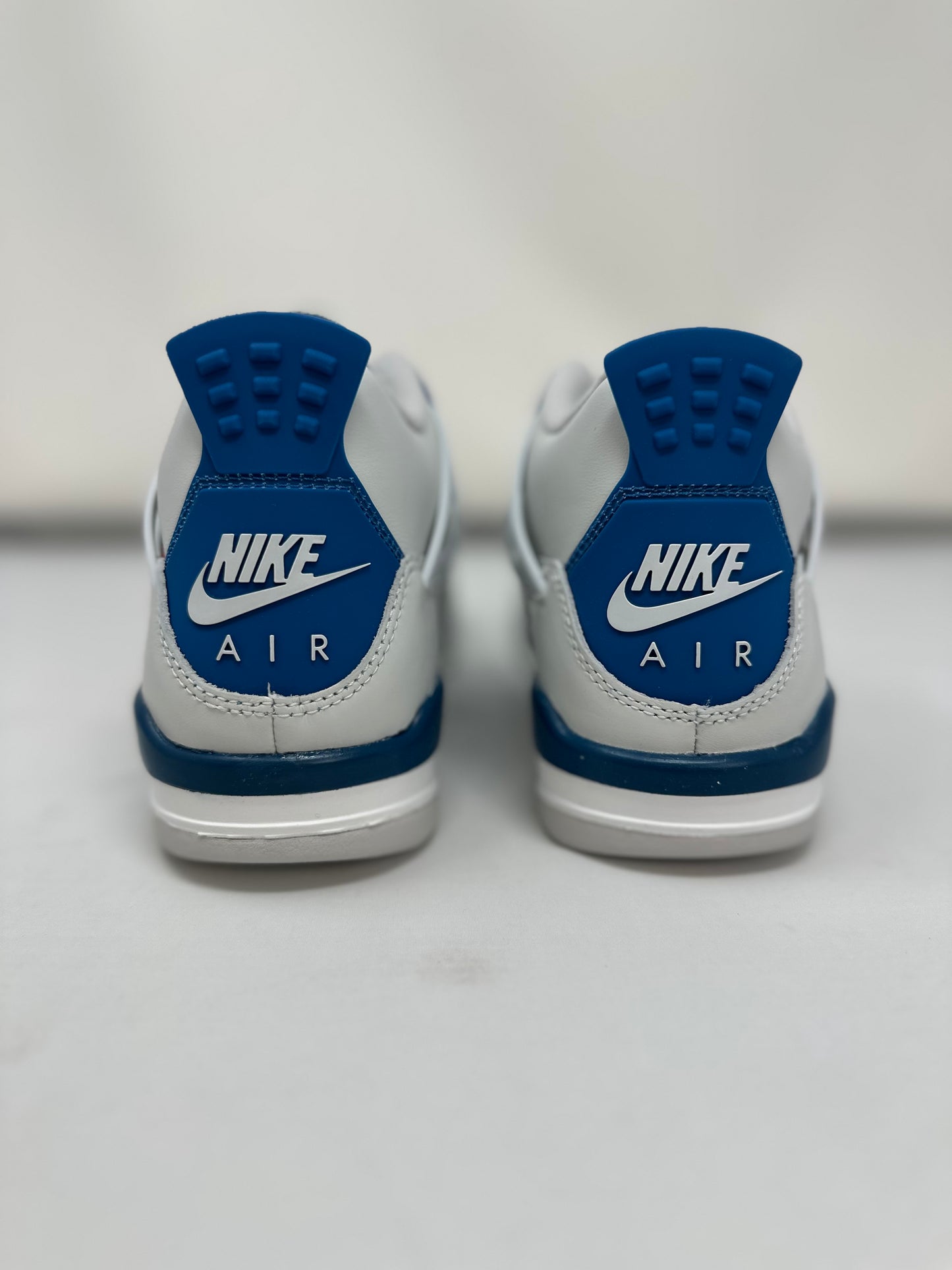 Jordan 4 Retro Military Blue (2024)