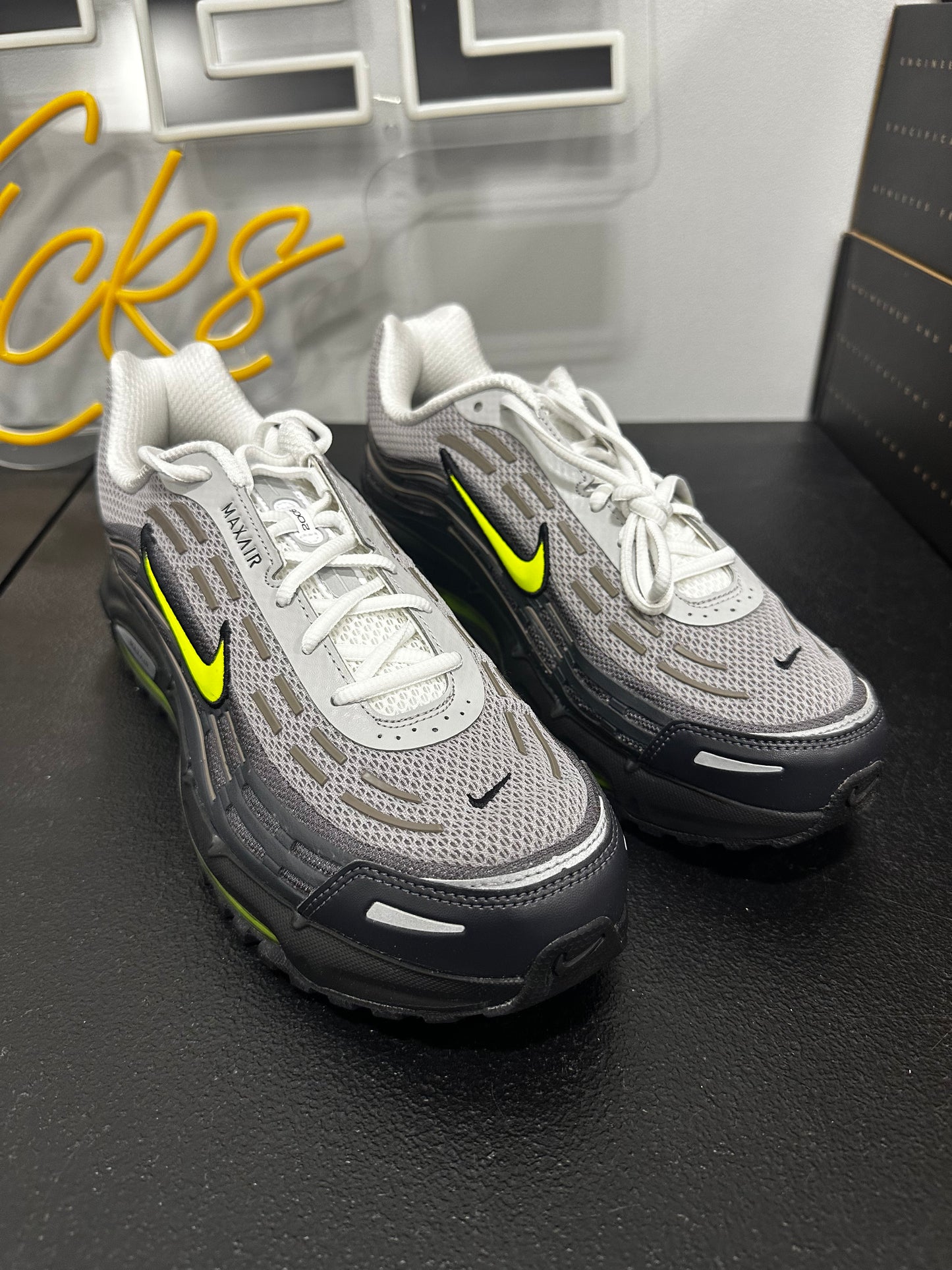 Nike Air Max TL 2.5 Neon