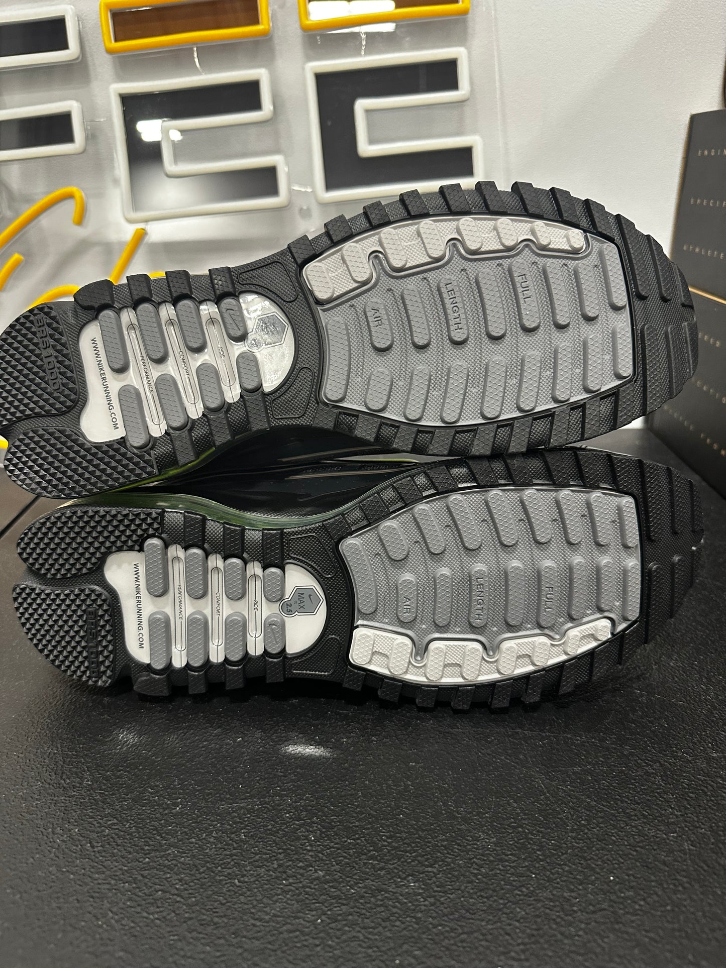 Nike Air Max TL 2.5 Neon