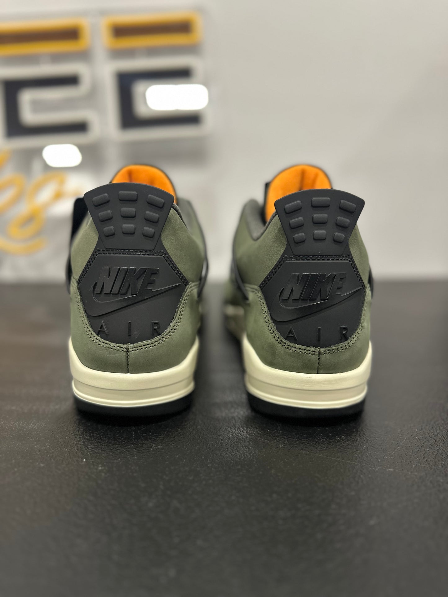 Jordan 4 Retro OG SP Undefeated (2025)