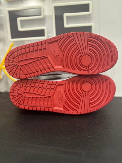 Jordan 1 Retro Low OG Black Toe (2023)