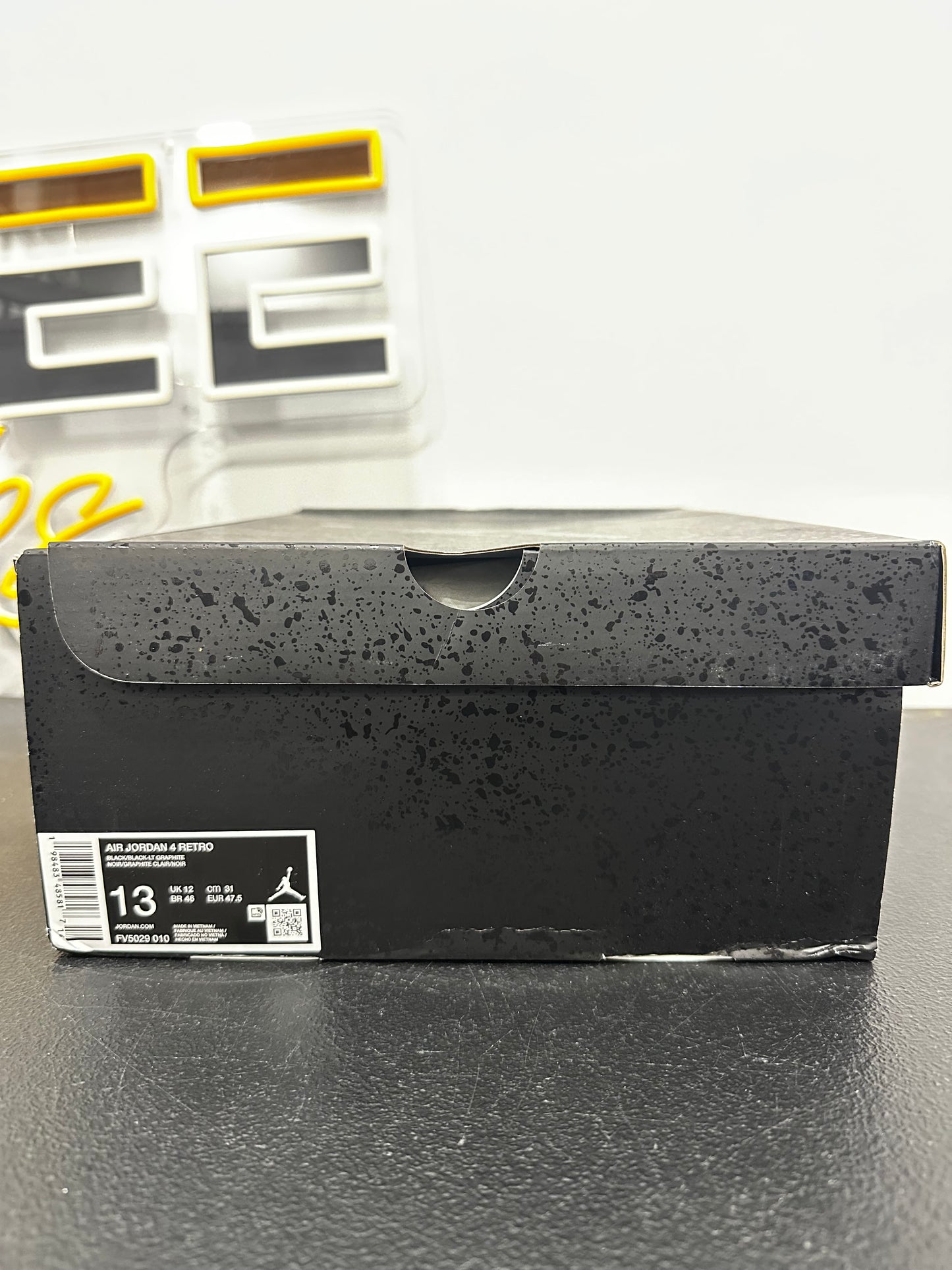 Jordan 4 Retro Black Cat (2025)