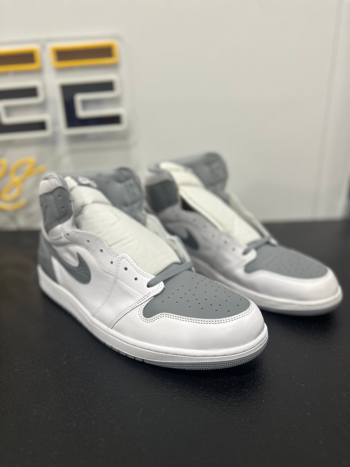 Jordan 1 Retro High OG Stealth