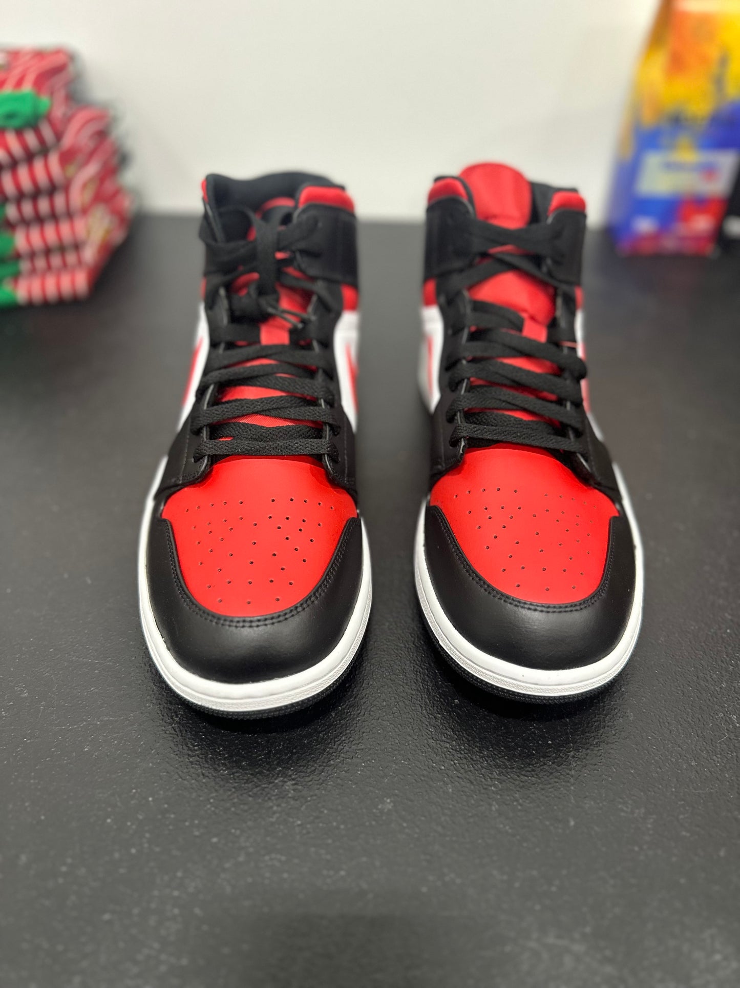 Jordan 1 Mid White Black Red (2022)