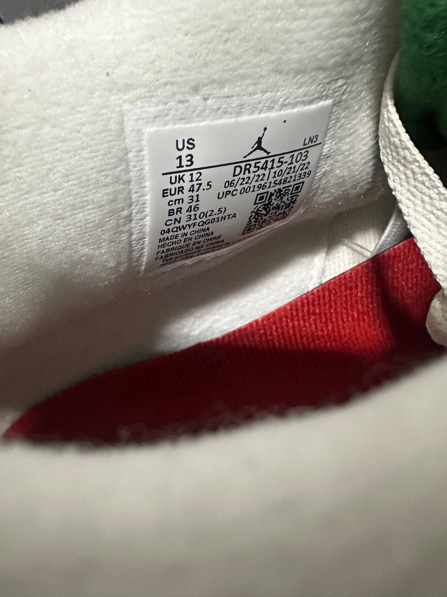 Jordan 4 Retro SB Pine Green