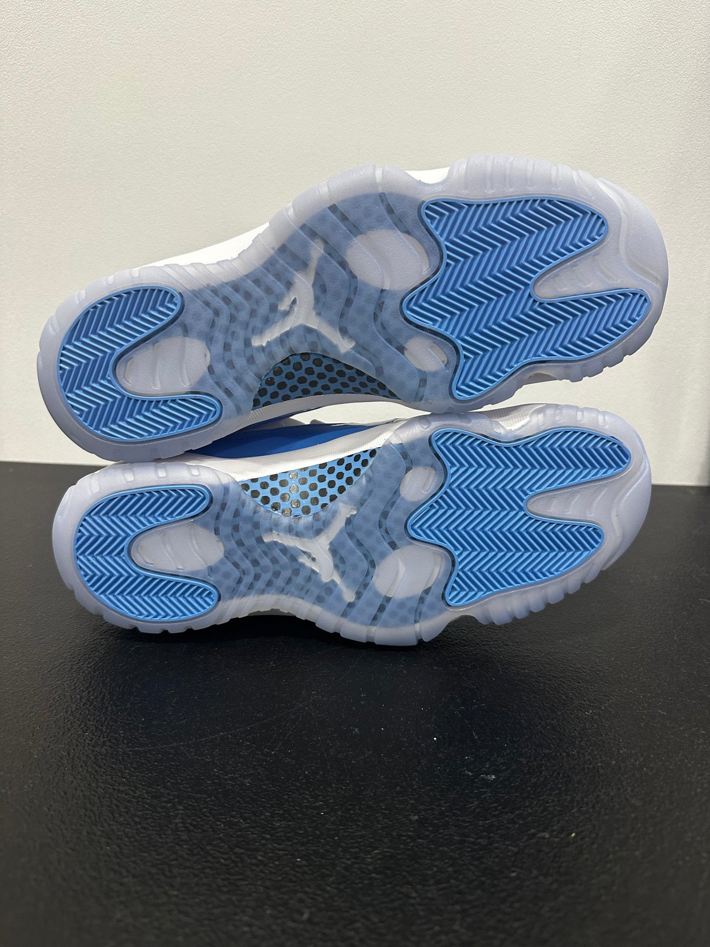 Jordan 11 Retro Low University Blue (2026)