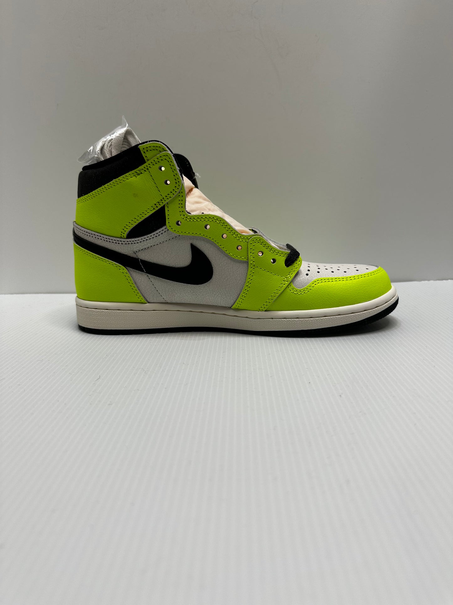 Air Jordan 1 Retro High OG Visionaire - Volt/Black/Sail