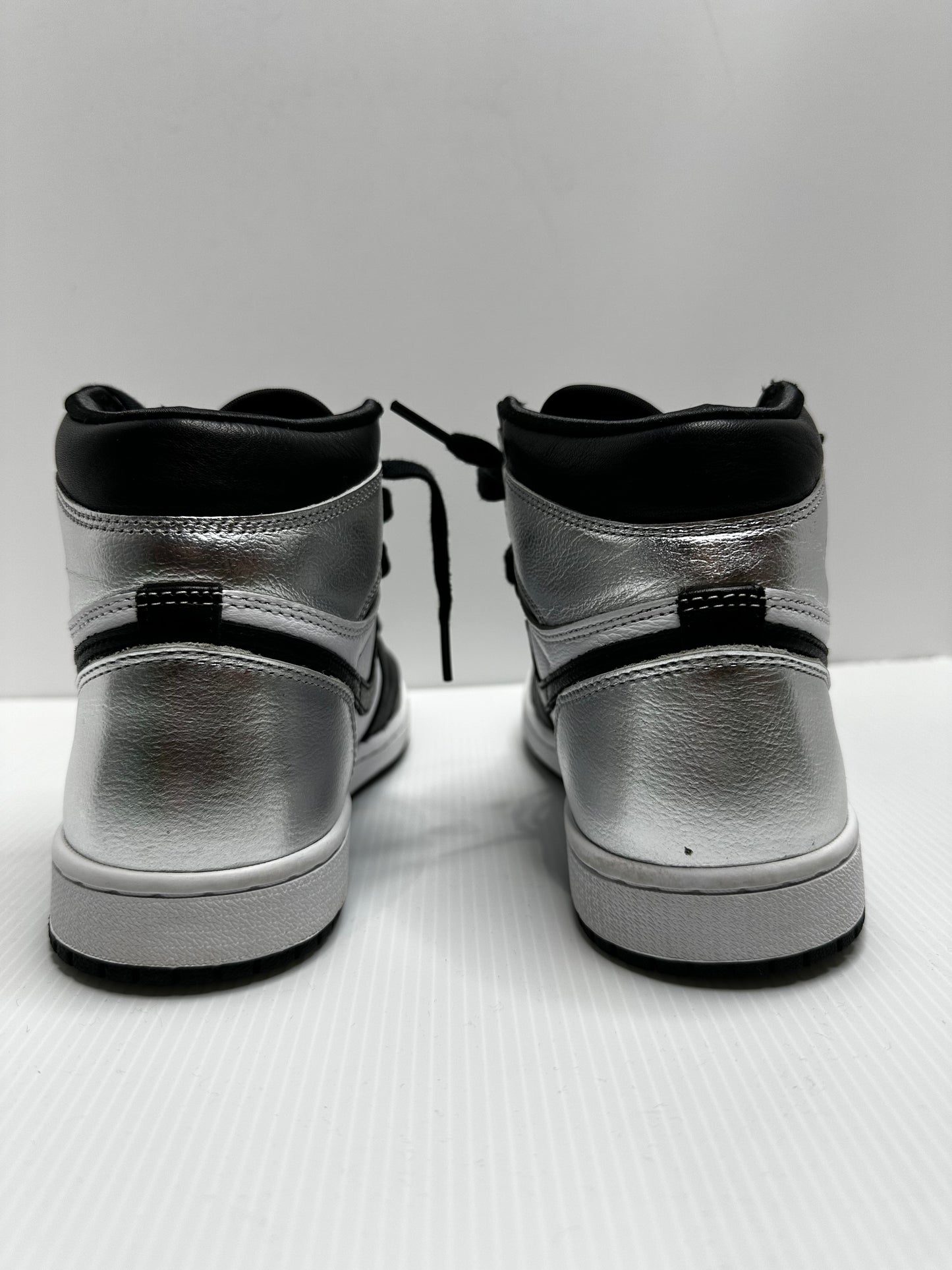 Preowned - Jordan 1 Retro High Silver Toe - Silver/Black