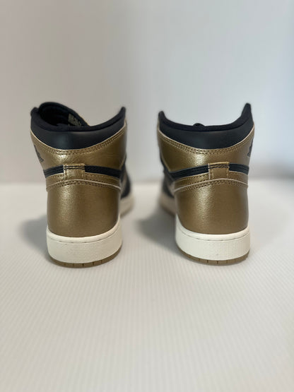 Jordan 1 Retro High OG Black Metallic Gold (GS)