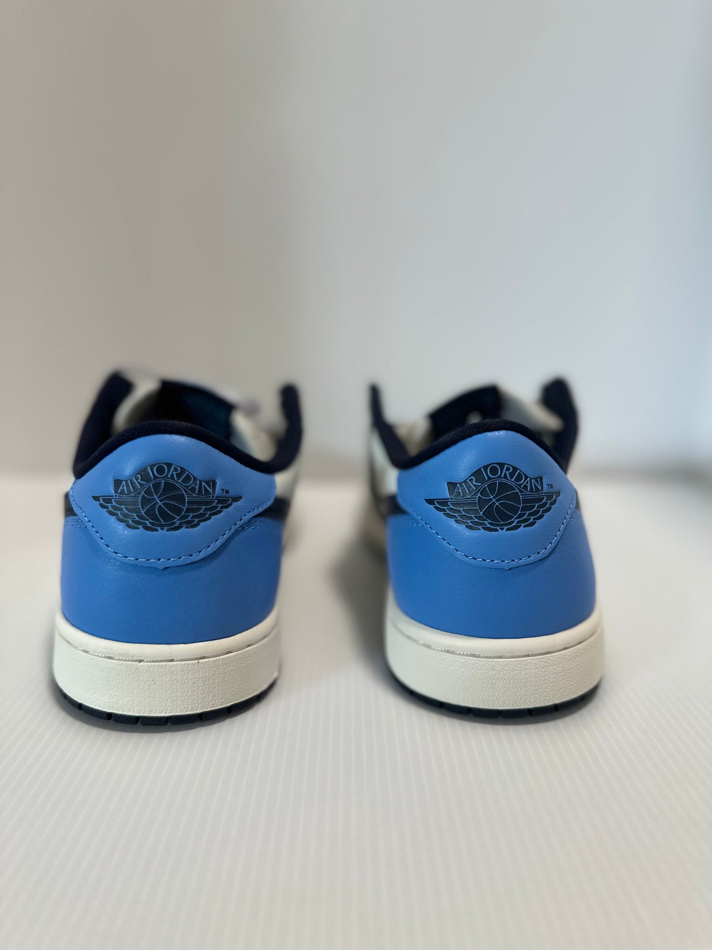 Jordan 1 Low OG Obsidian UNC